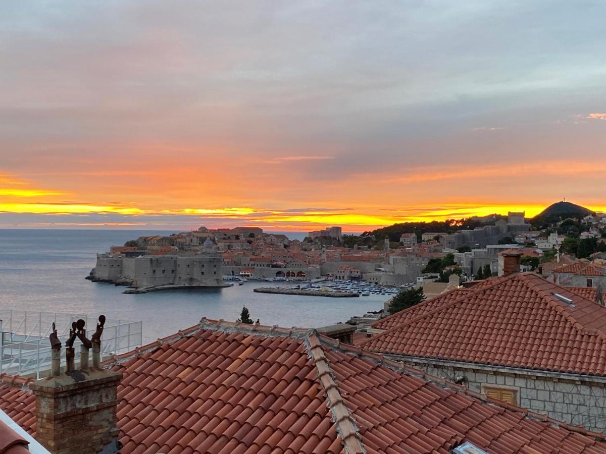 Sunset Over The Dubrovnik'S Old Town Kültér fotó