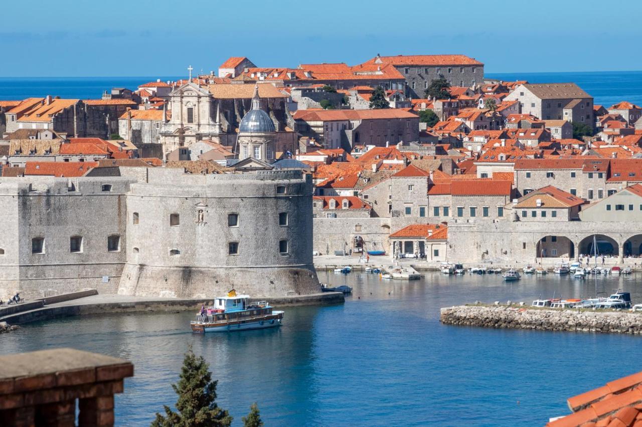 Sunset Over The Dubrovnik'S Old Town Kültér fotó