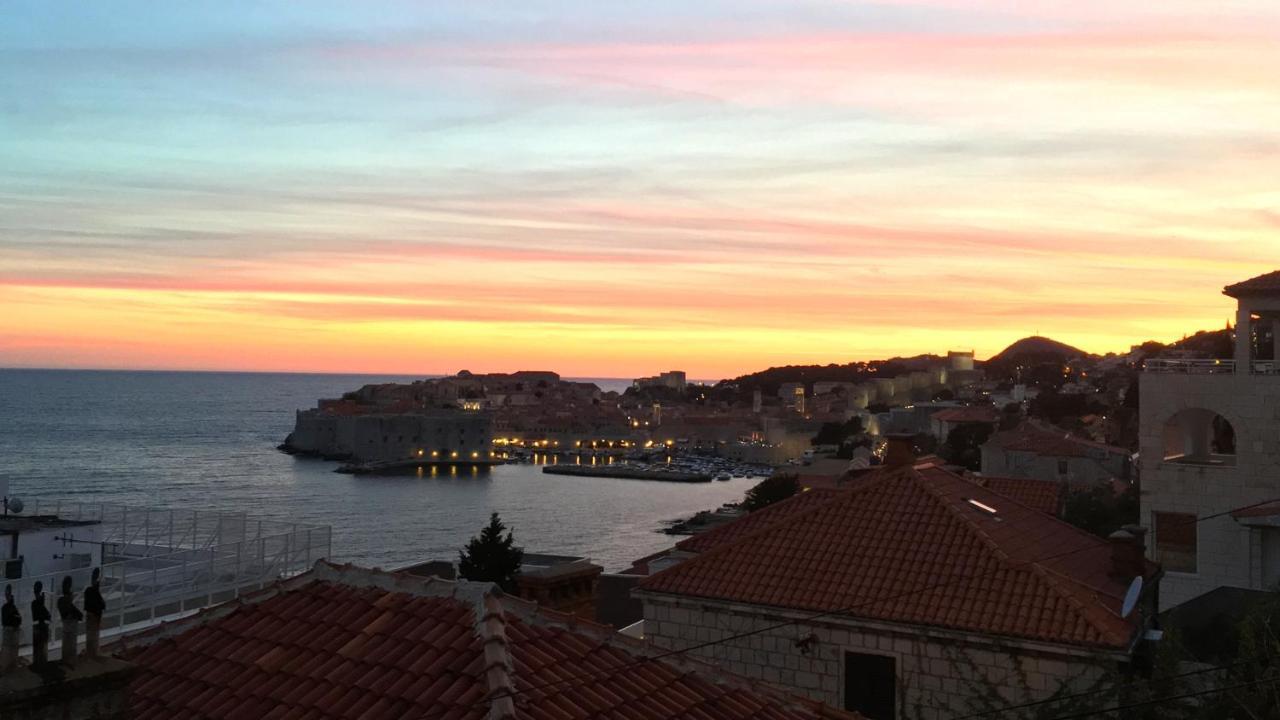 Sunset Over The Dubrovnik'S Old Town Kültér fotó